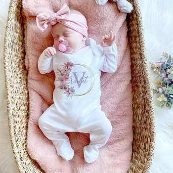 Persoonlijke Krans met Naam Baby Babygrow Sleepsuit Aangepaste Newbron Douche Gave Baby Thuis te Komen Outfit Baby Jongen Meisje Kleding